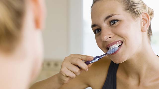 Keeping your toothbrush clean